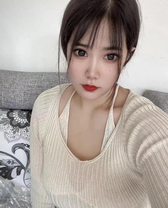特色小美女 第2张