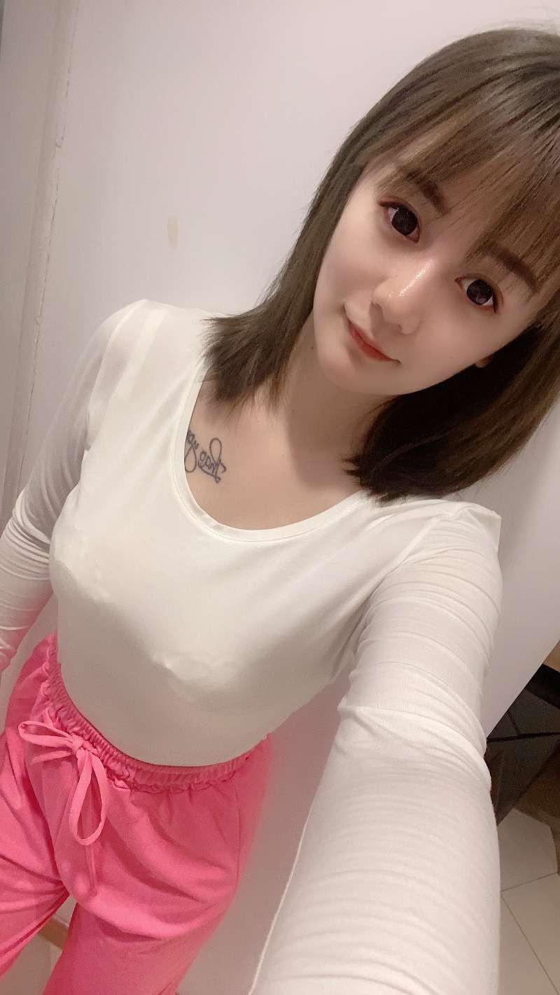 体验还不错的妹子 第1张
