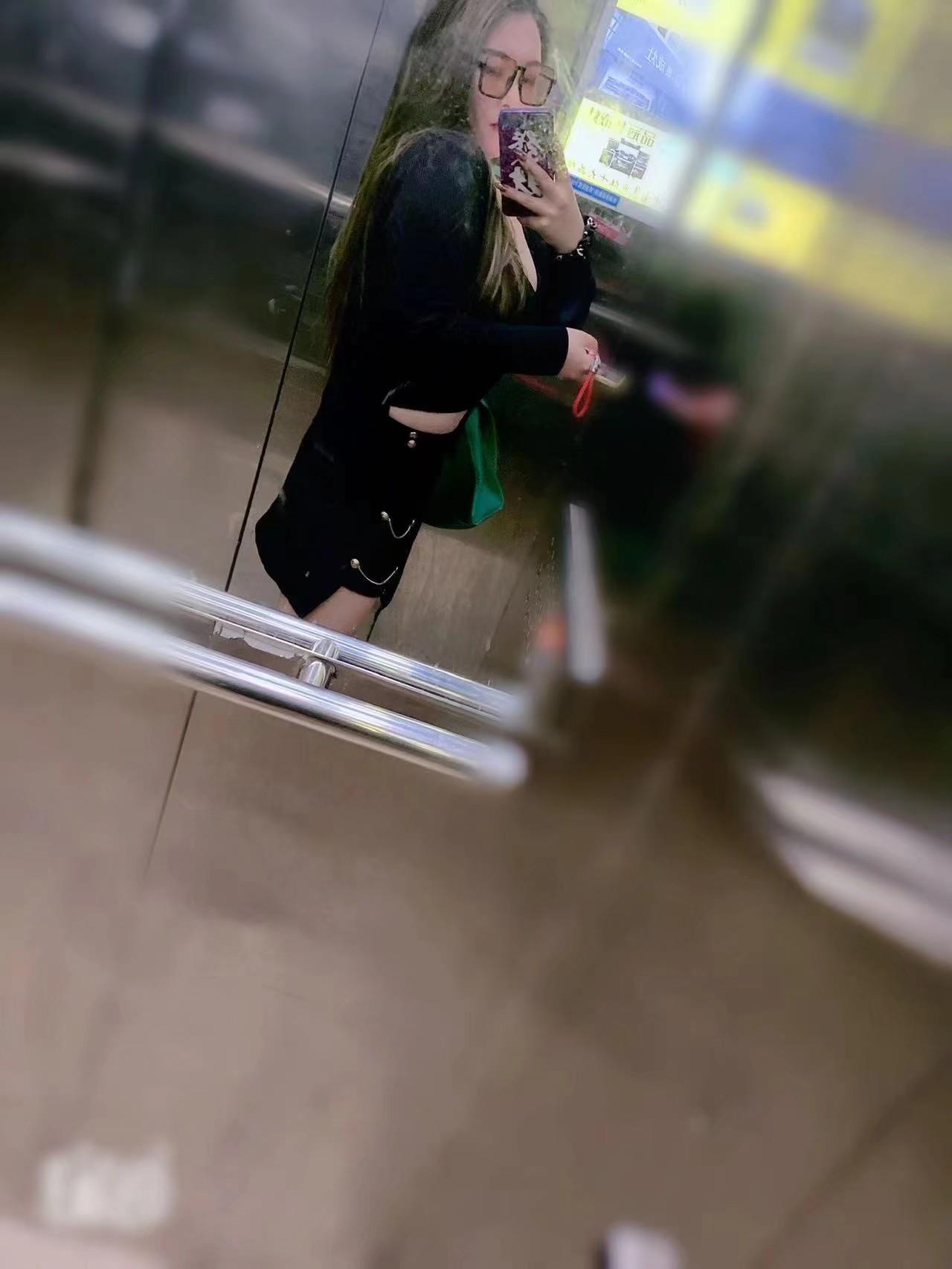 丰满小红 第1张