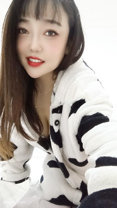 大胸服务系妹子 第2张