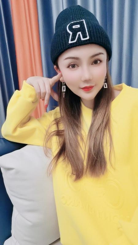 刚下海的年轻颜值美女 第1张