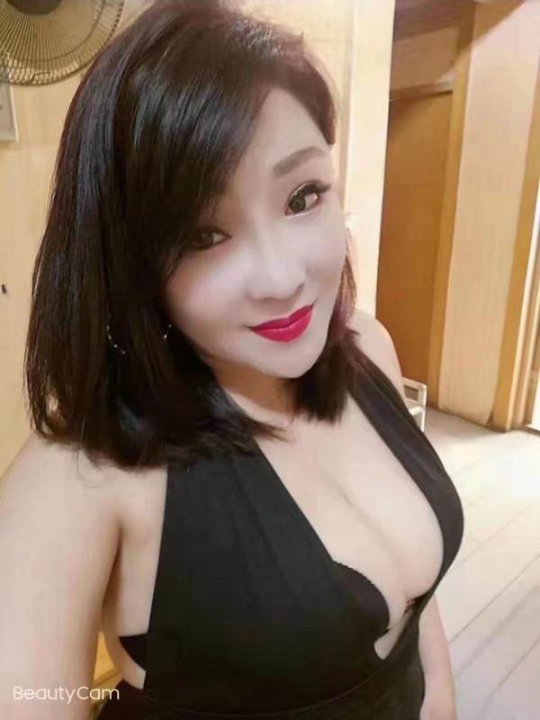 大胸妹服务一流 第1张