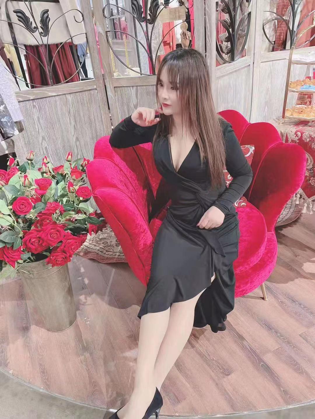 小丰满36C琪琪 第3张
