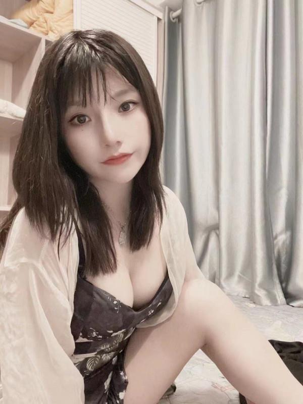 大奶萝莉艾薇儿 第4张