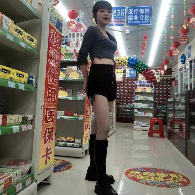 广西00后小表妹 第1张
