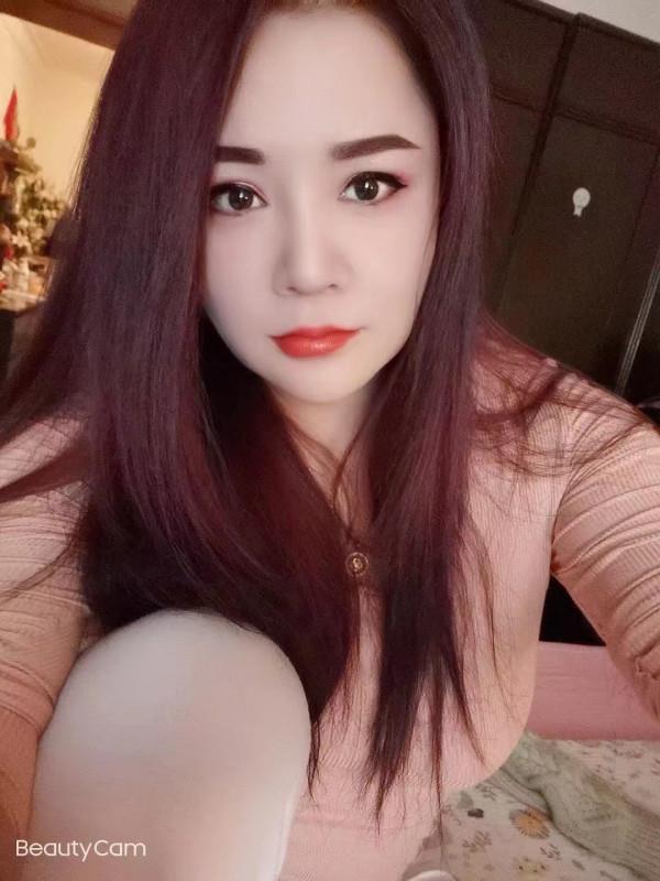 湖南路司背后大奶妹 第2张