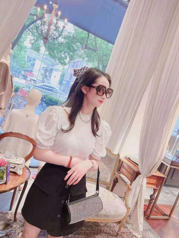 徐汇风骚少妇体验 第1张