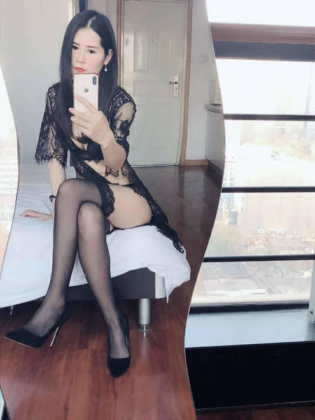 油坊桥美腿御姐雅琪新号 第1张