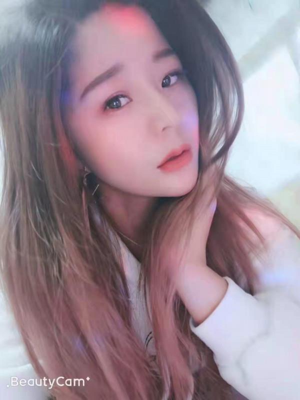 热情骚气十足的妹子 第1张