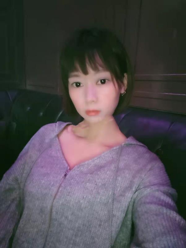 大胸布丁妹子 第1张