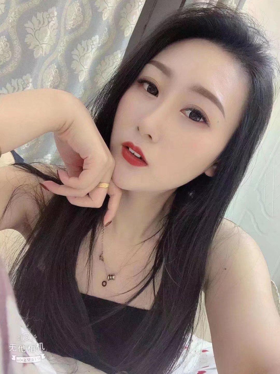年轻耐操型媚女 第1张