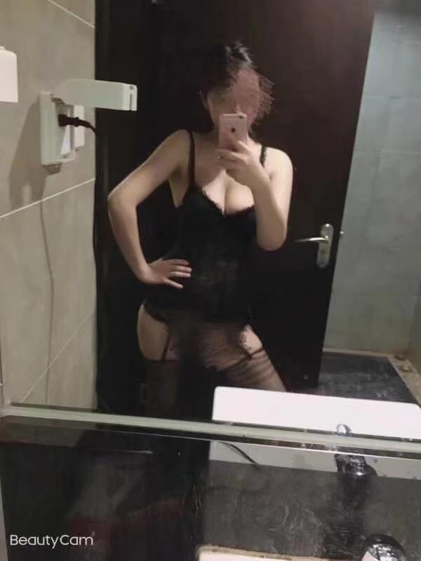 天府三街170妹子 第1张