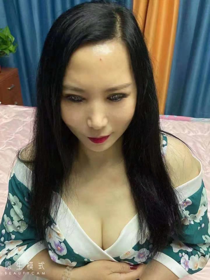 服务极好的少妇 第2张
