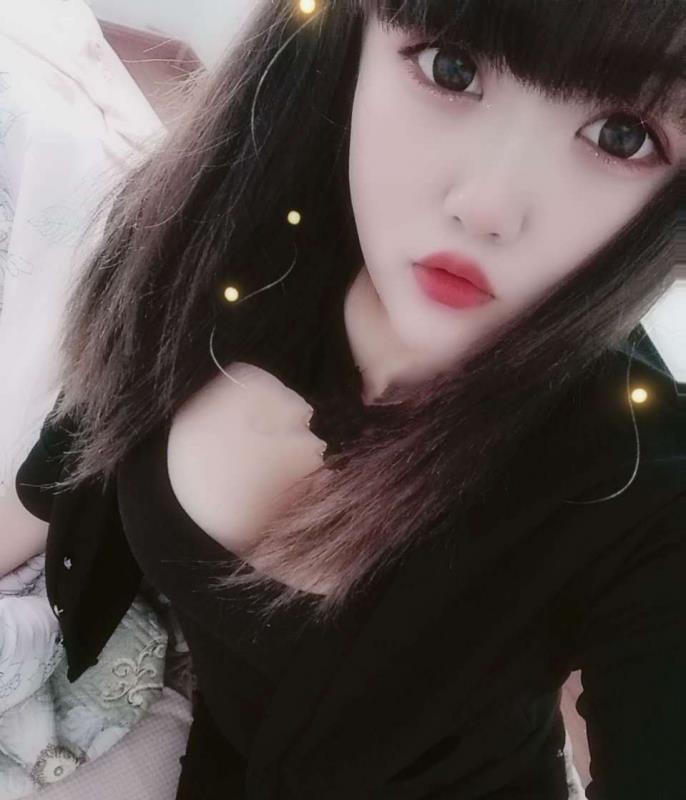 白嫩妹子 第1张