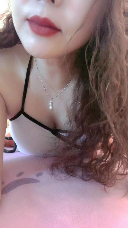 熟女大奶挺骚的 第4张