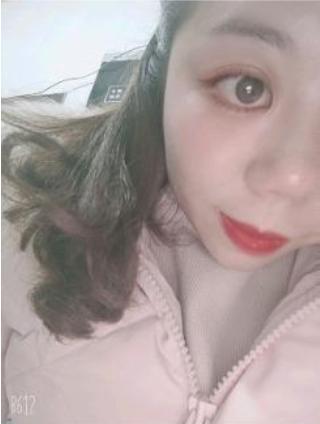 天桥附近的一个熟女 第1张