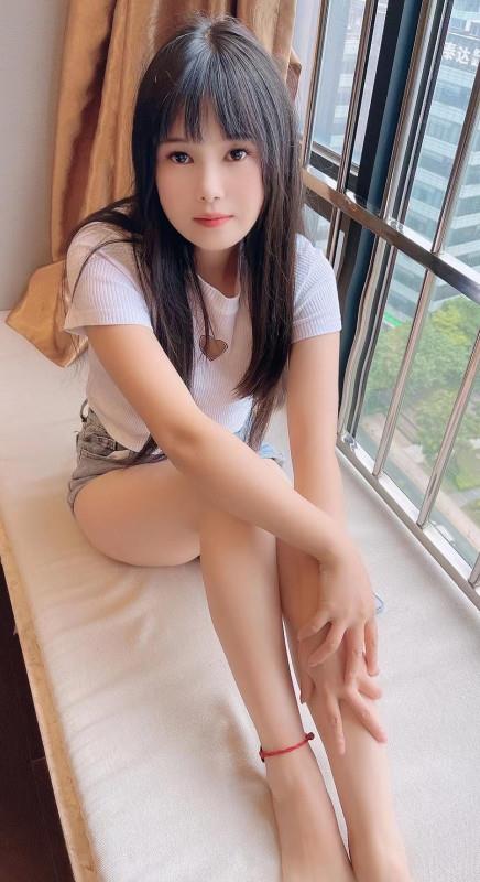 白云大胸妞晓妮 第1张