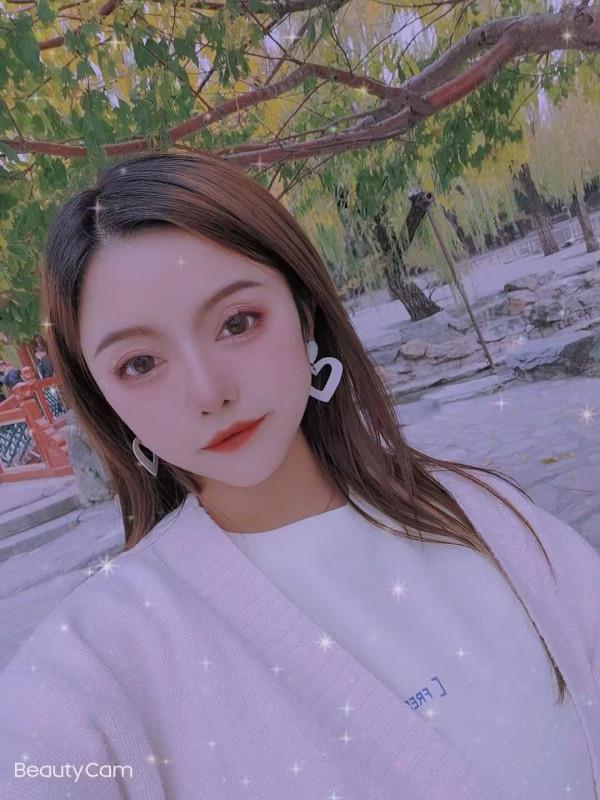 嫩妹素颜比化妆好看 第1张