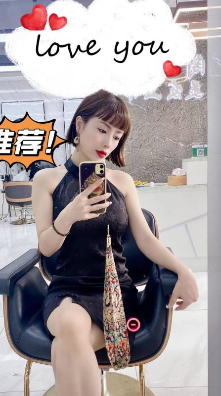 向西村海臀短发美女 第3张