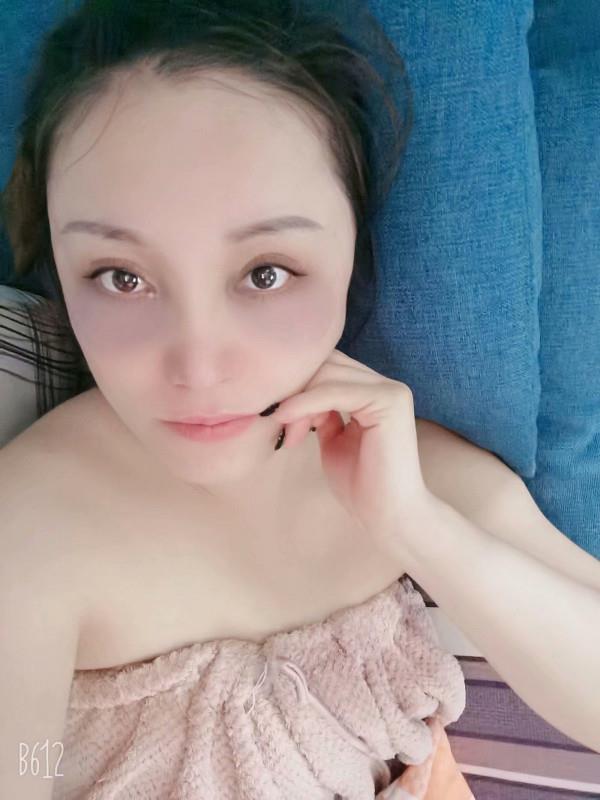 口活胸大的妹子 第1张