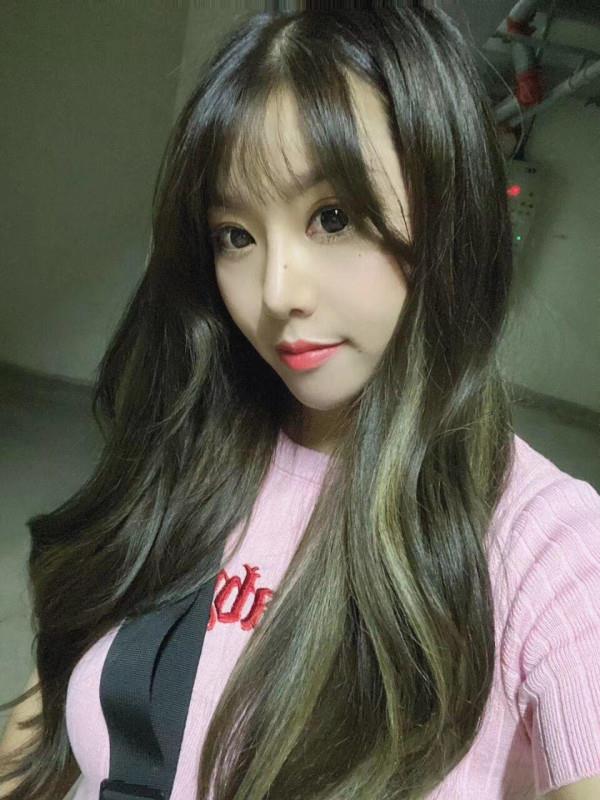 可爱大胸女 第1张