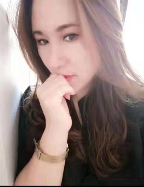 一个胸挺大的熟女 第2张