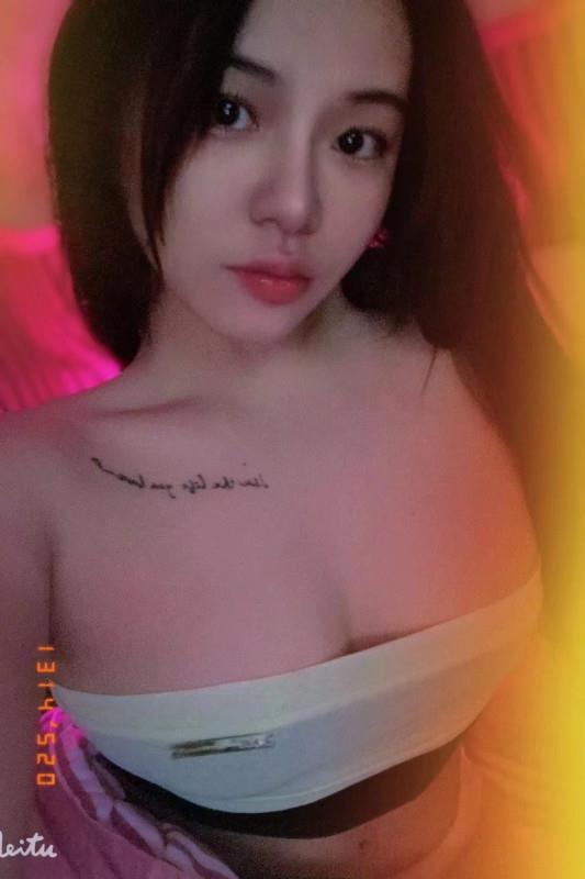 巨乳小猫咪 第1张