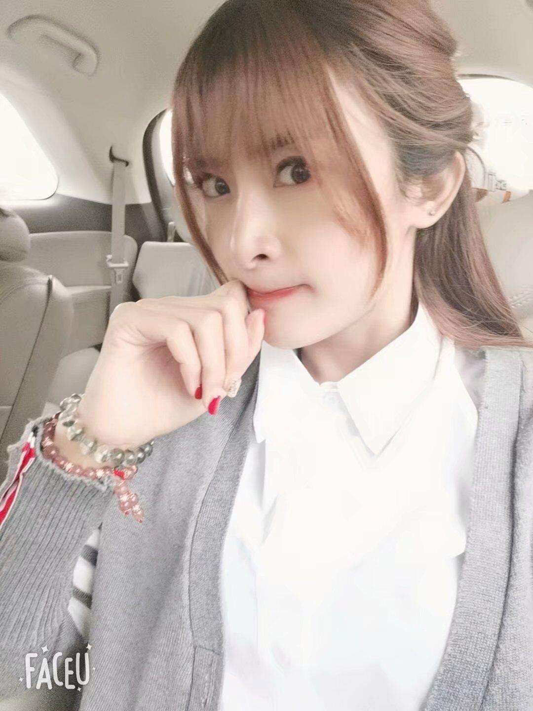 西西妹妹很会舔 第2张