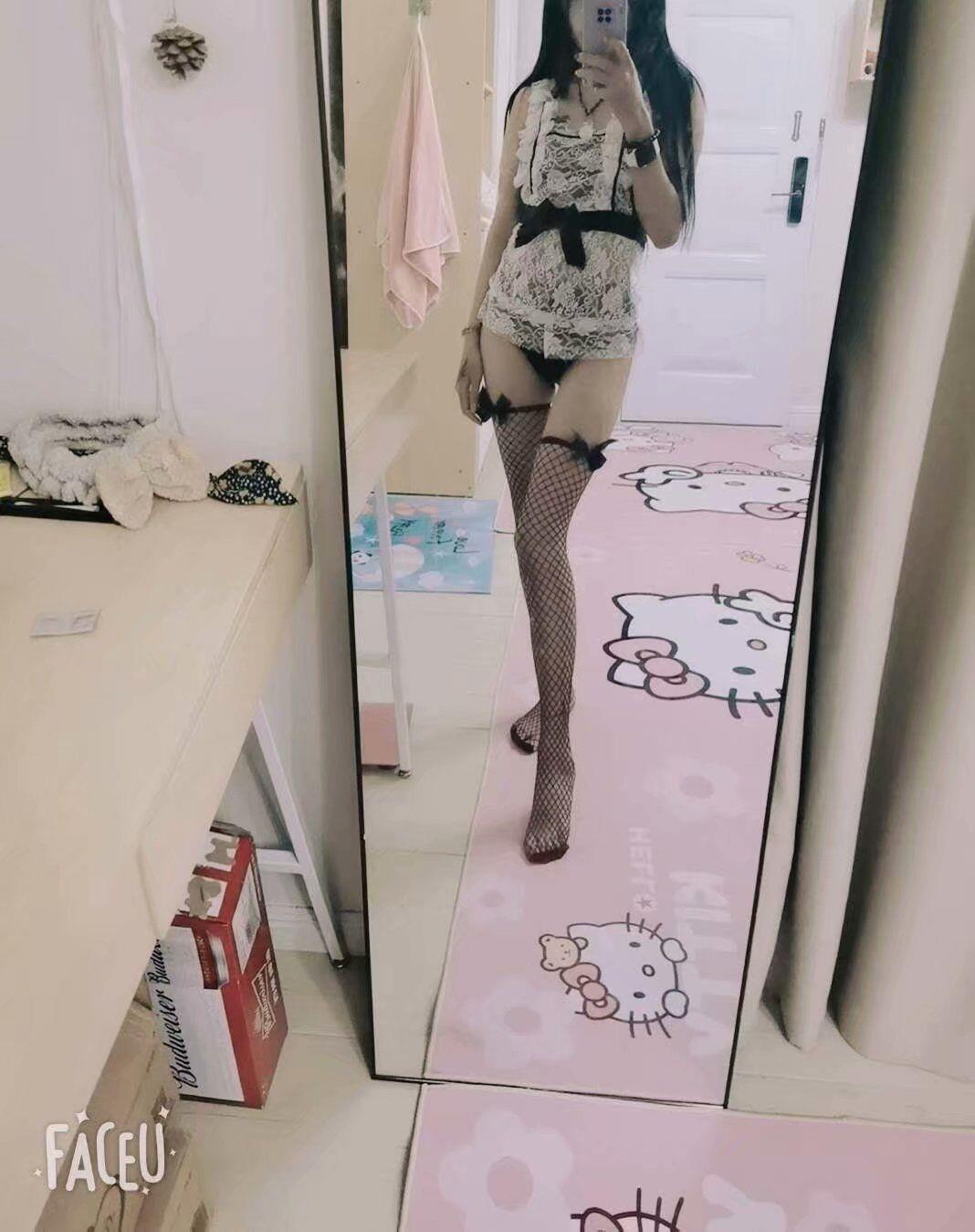 西西妹妹很会舔 第3张
