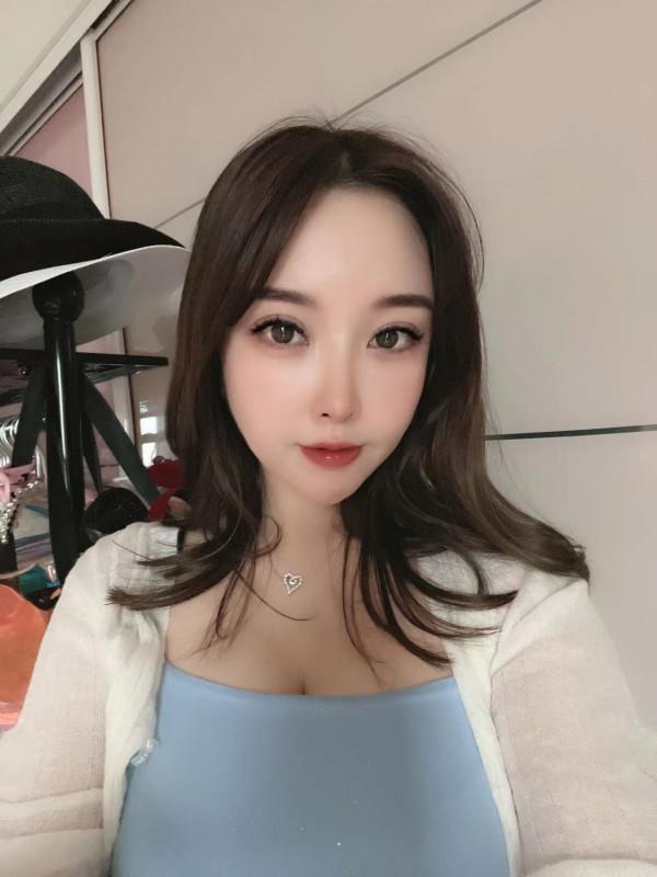 大奶琪琪 第1张