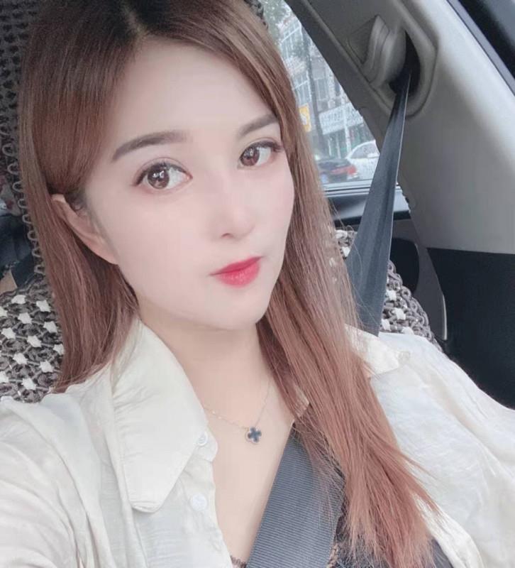 江阴温柔性感的妹子 第1张