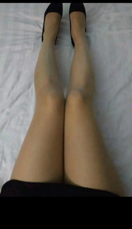 水瓶姐姐熟女美腿 第3张