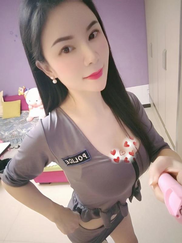 胸大的健身美女 第1张