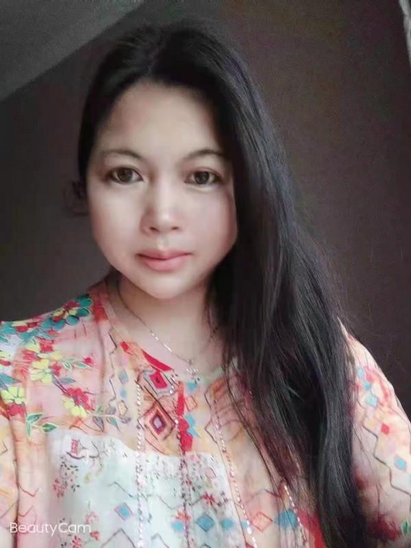 不错的熟女 第1张