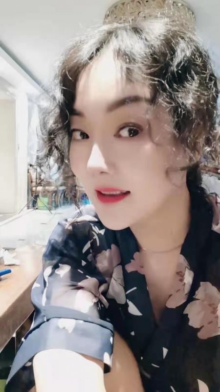 少妇小小 第2张