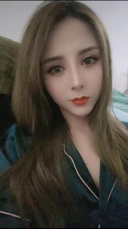 西乡大奶骚女芯芯 第2张