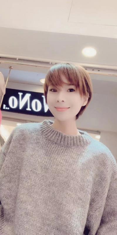 短发小姐姐 第1张