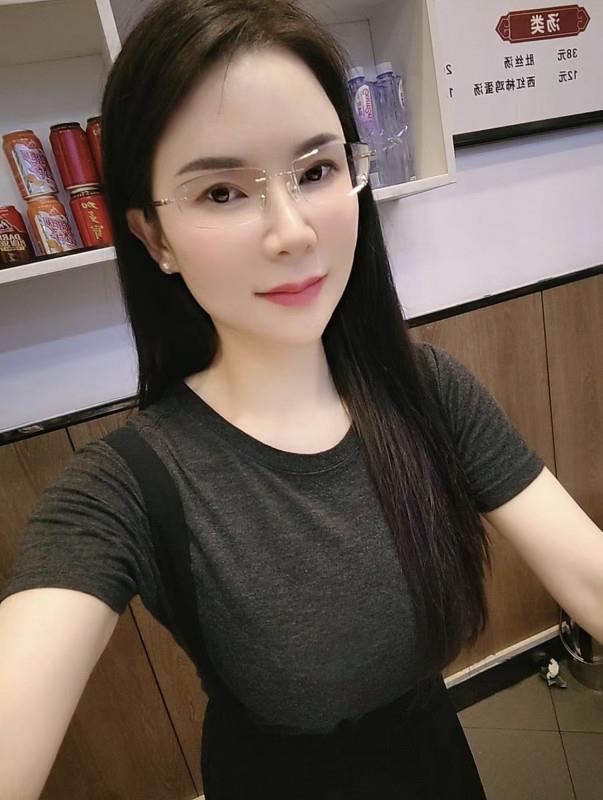 身材好的妞儿 第3张
