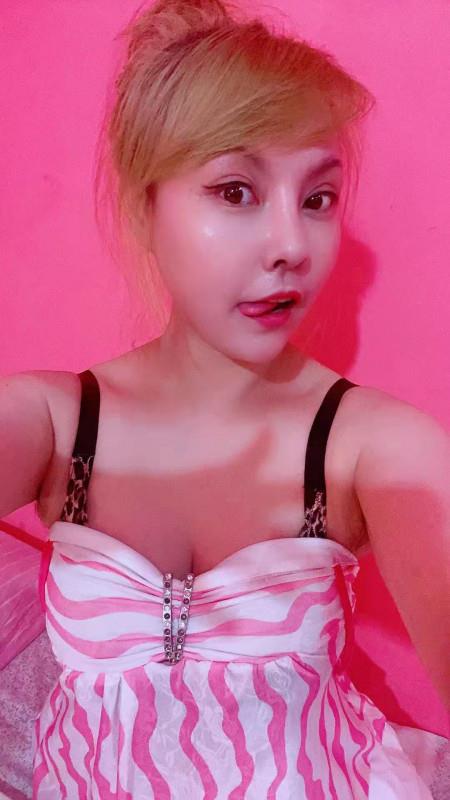 大奶服务控依依 第2张