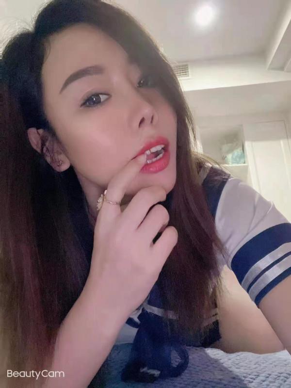 高新区风骚翘臀蜜儿 第3张