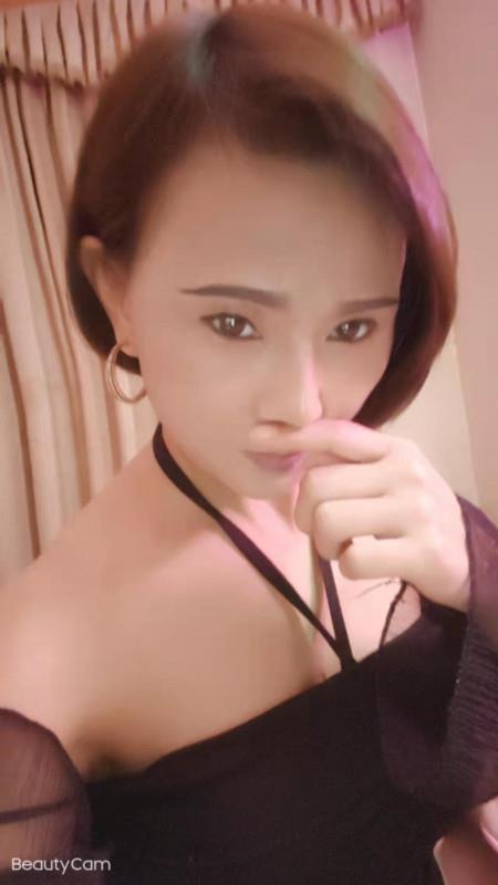深喉很不错的熟女泻火 第2张
