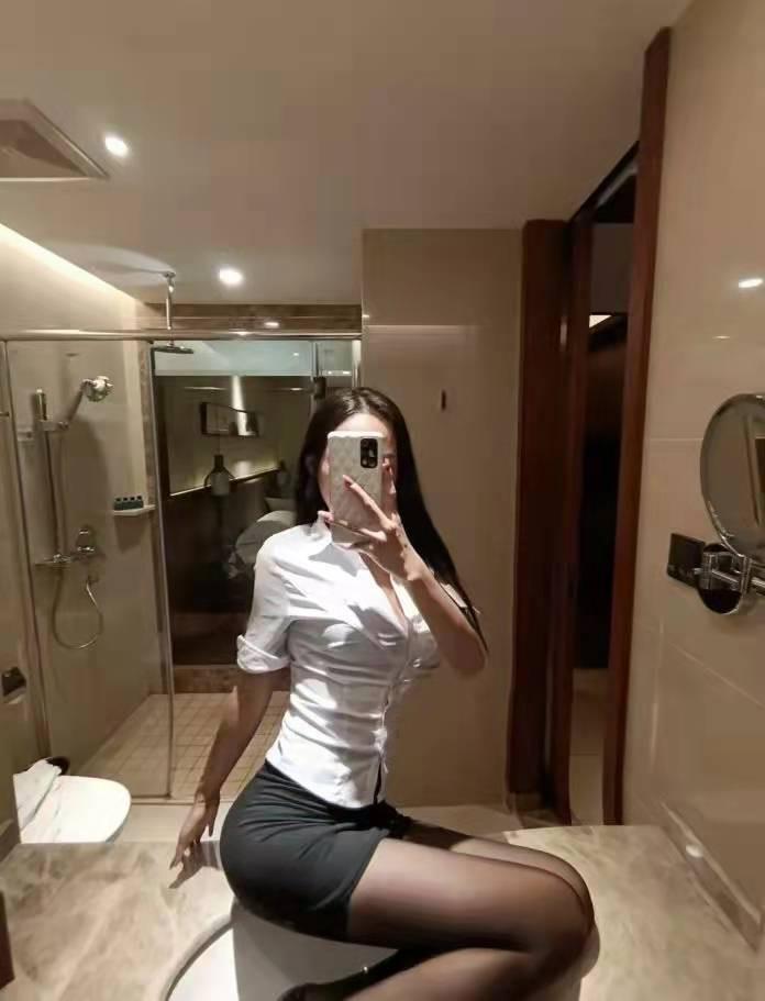 圆乎乎的御姐珊珊 第2张