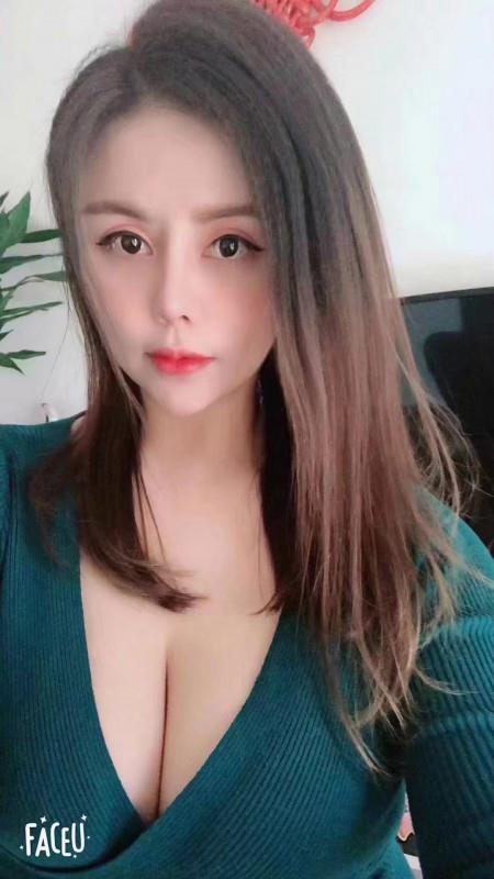 松江万达大奶 第1张
