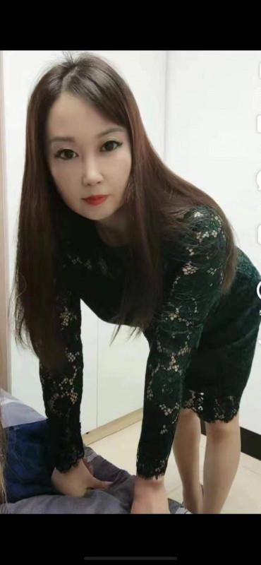 性感美女服务不错 第1张
