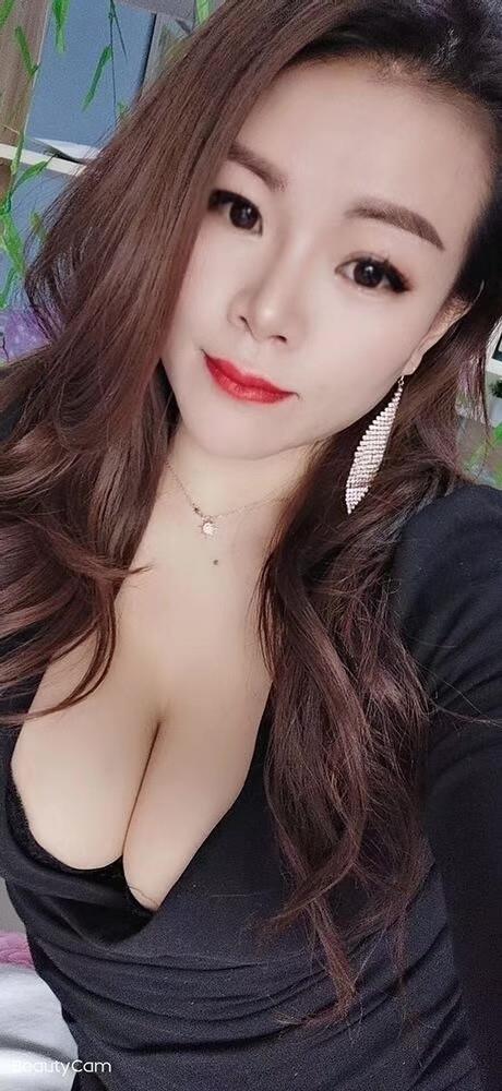 瑶海大奶少妇 第2张