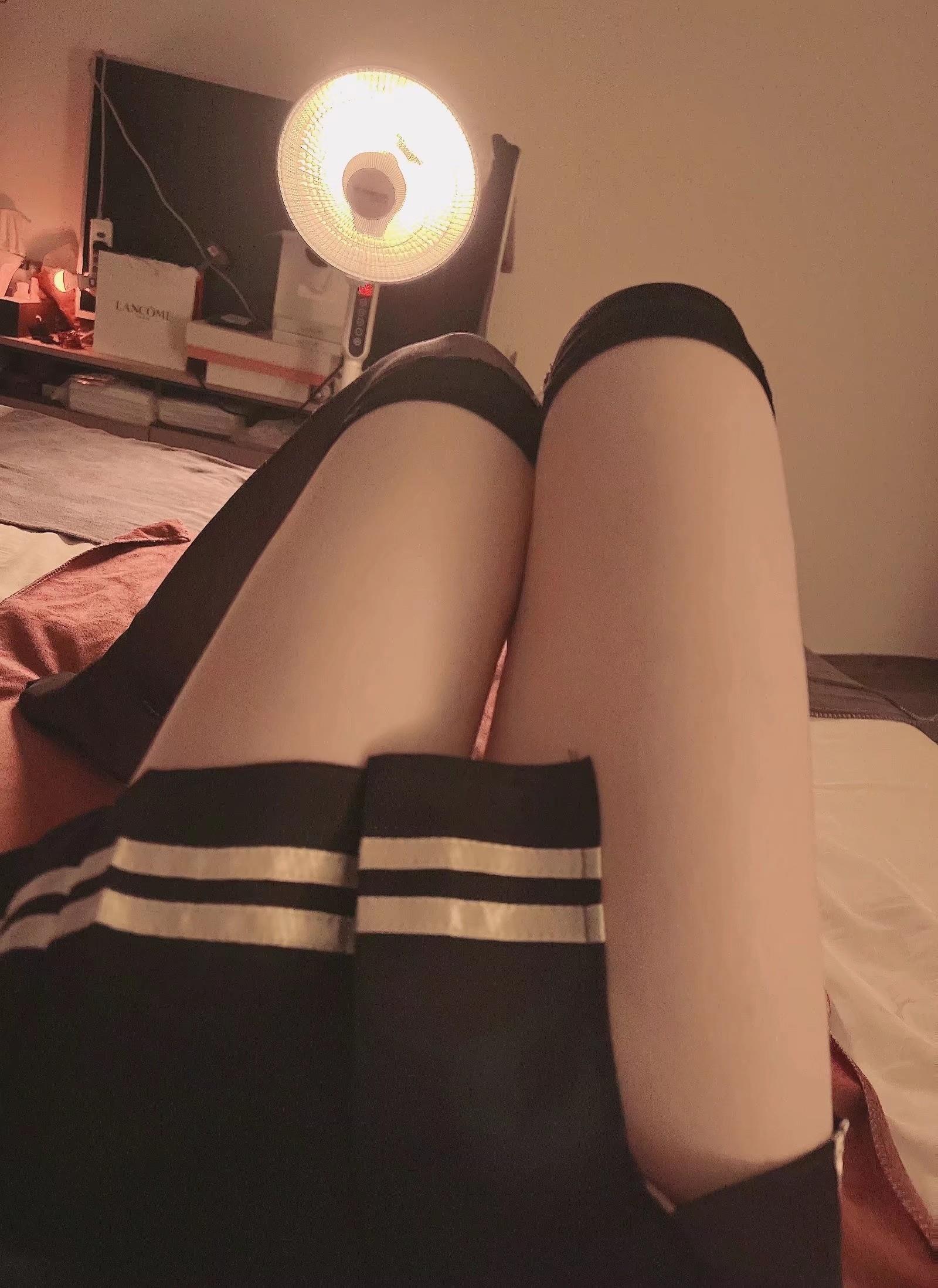 麻花辫少女佳佳 第2张