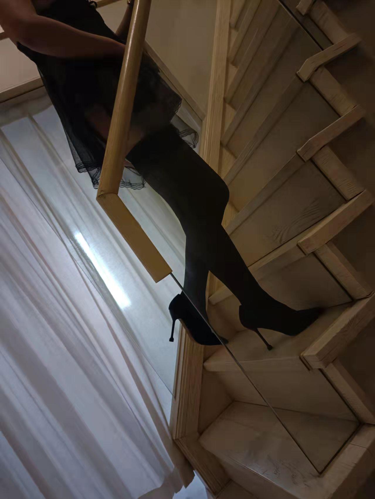 滨江少妇 第2张