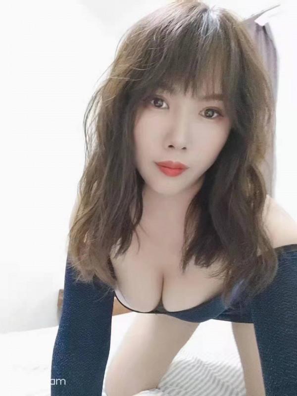 性感大胸肥臀嫩妹 第2张
