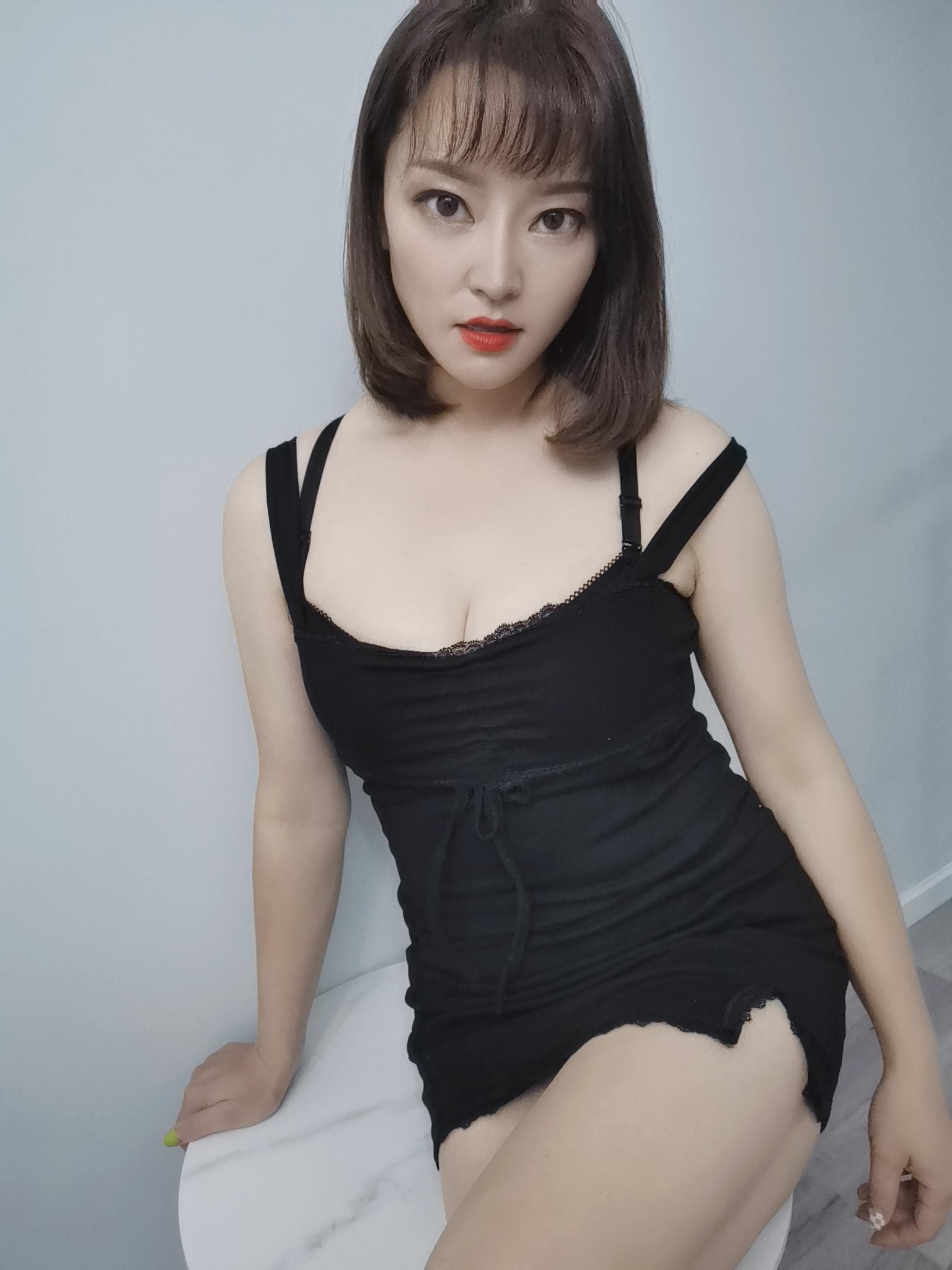 苗条性感成都女孩雪梅 第1张