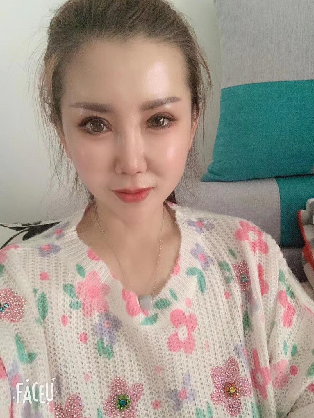 值得一试的美女 第1张